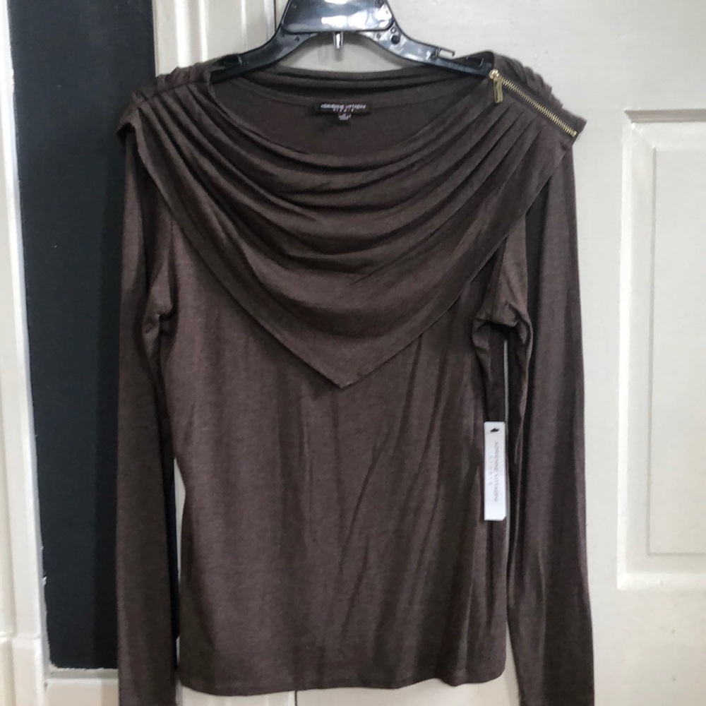 Cute Adrienne Vittadini soft top!
